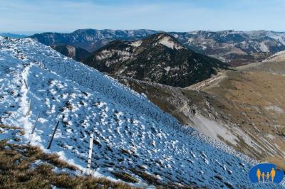 Après le Col de Sesse, on trouve la neige en versant Nord.