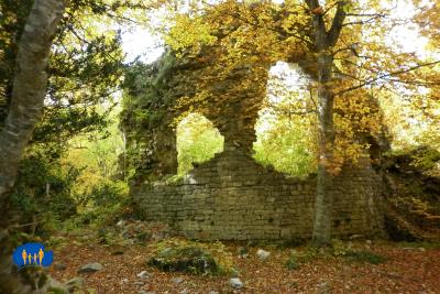 Ruines du monastère de Saint Médard.
