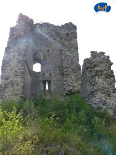 Les ruines du château vues de l'arrière.