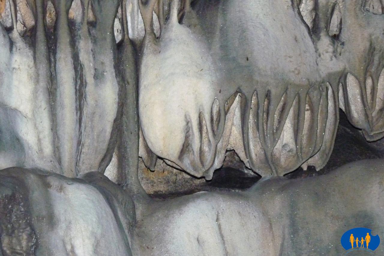 1334 Grotte du Fournet