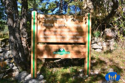Hameau du Serre - Panneau d'information d'accès dangereux.