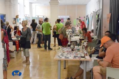 Une salle bien garnie.