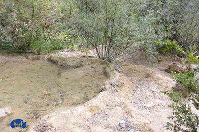 Ruisseau de La Rochette - Bassin formé par les dépôts de tuf.
