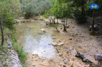 Ruisseau de la Rochette - Joli espace propice à un pique-nique.