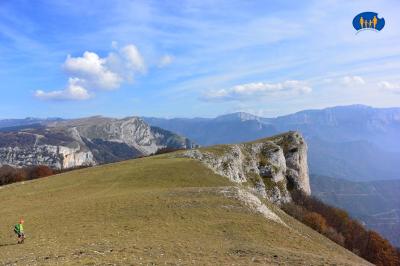 Rochers de Chironne - Pâturages et falaises verticales.
