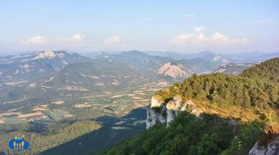 Au bas, de Montlaur à  Luc, et plus haut, du Pic de Luc à la Grésière.