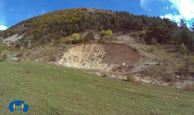Carrière de gravier au pied de la  Montagne Blanche.