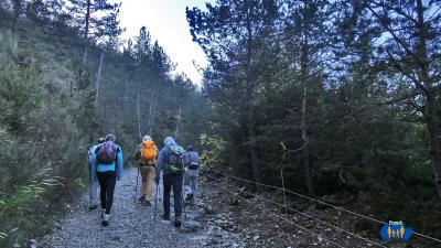 Praloubeau - Départ encore vêtus dans la fraicheur matinale.