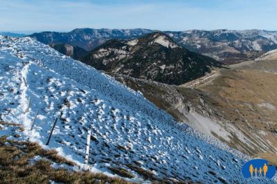 Après le Col de Sesse, on trouve la neige en versant Nord.