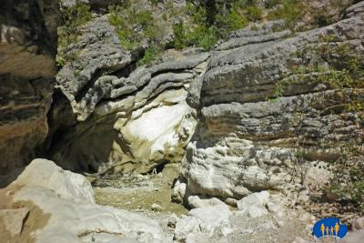 Le fond du ruisseau est à sec.
