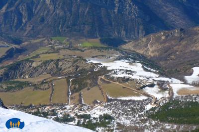 Chemins et champs vers le village de Volvent