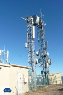 Antennes de diffusion hertzienne.
