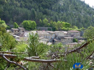 Vue sur le village de Pontaix depuis le chemin de retour.